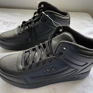 Men’s  new sneakers size 9